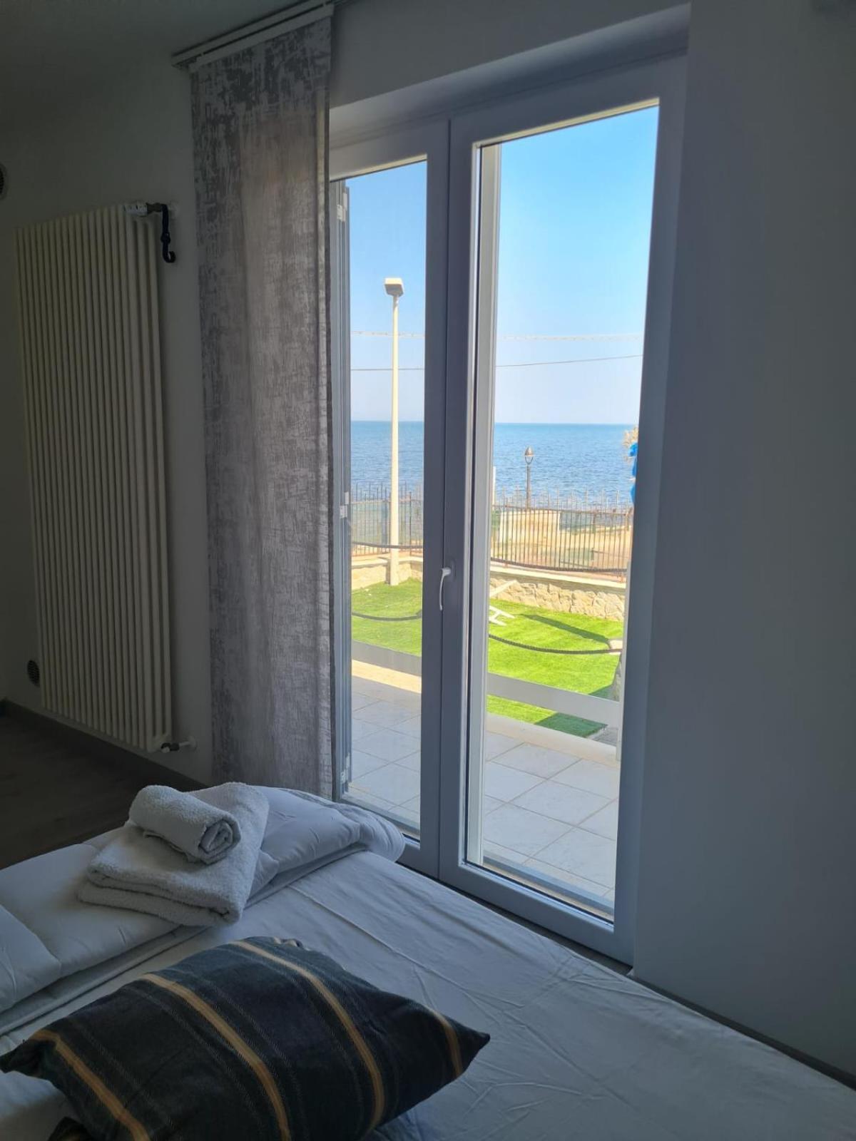 Casa Viky Hotel Бари Екстериор снимка