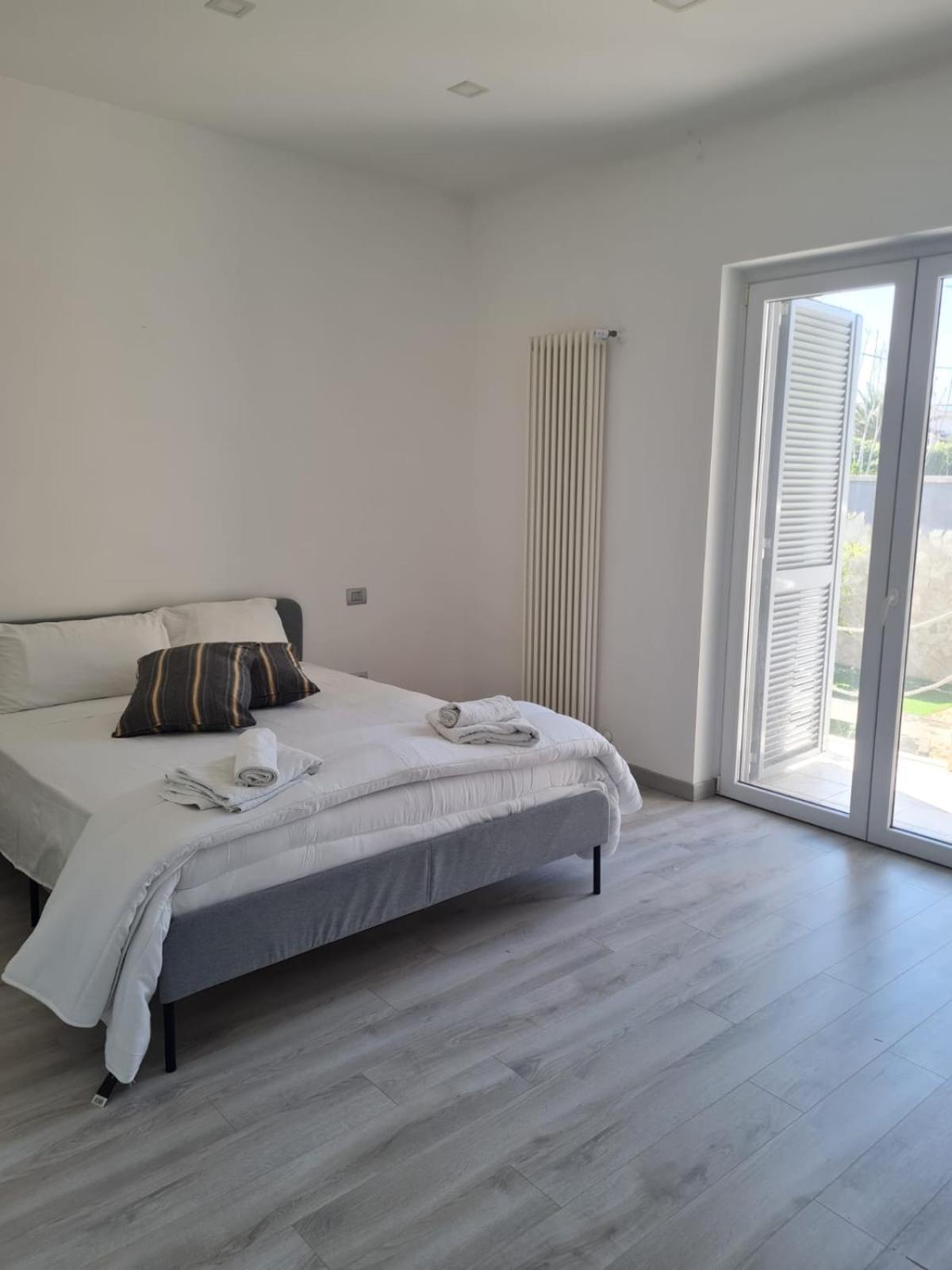 Casa Viky Hotel Бари Екстериор снимка